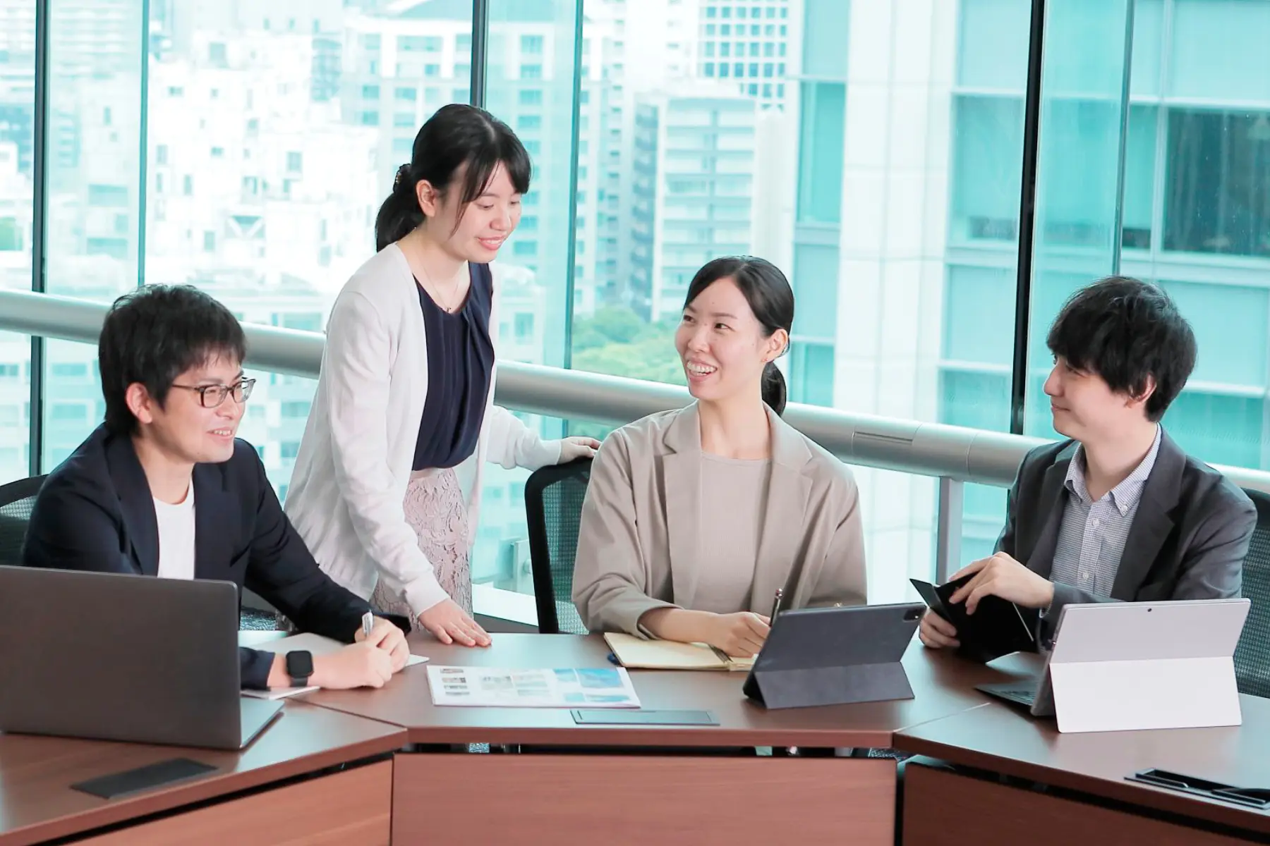 住信SBIネット銀行株式会社のエンジニア求人・転職・採用 |  UX・Webディレクター募集！Webサービスやスマホアプリの開発や運用ディレクションをお任せ／顧客目線でサービス運営を行える環境