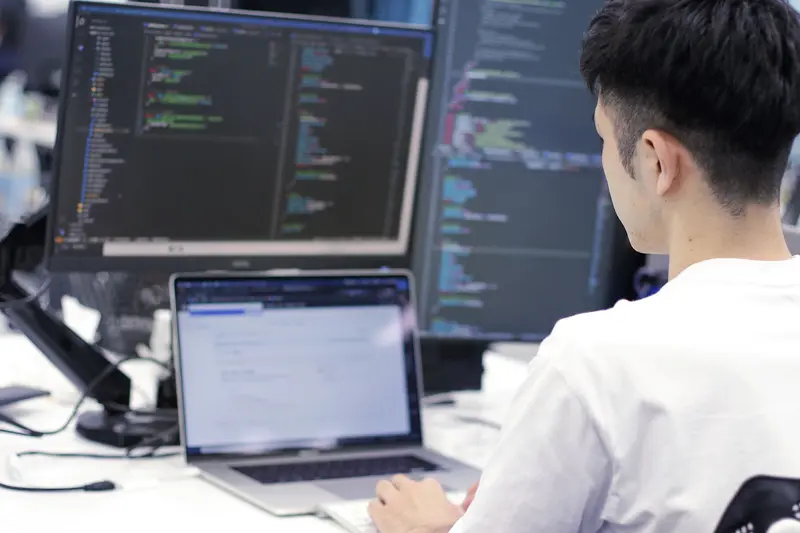 弁護士ドットコム株式会社の求人画像1