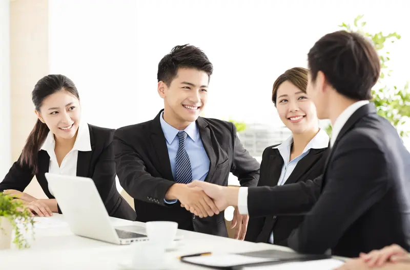 CLINKS株式会社の求人画像1