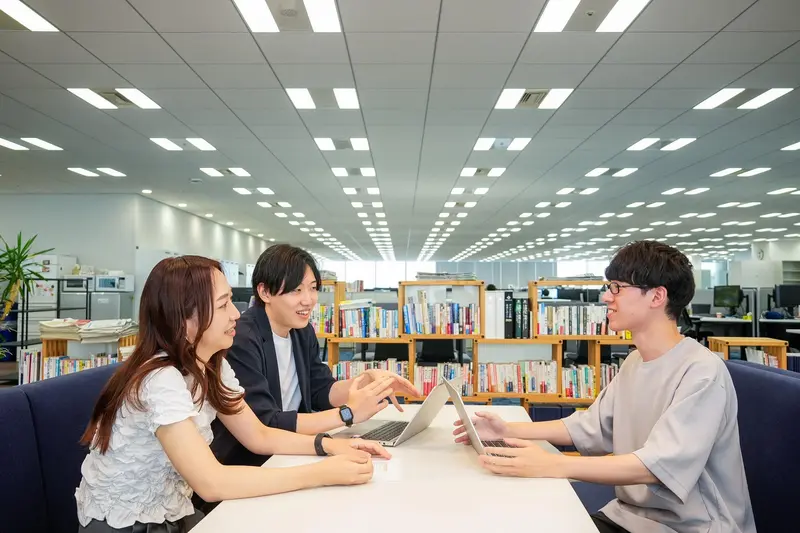 弥生株式会社の求人画像1