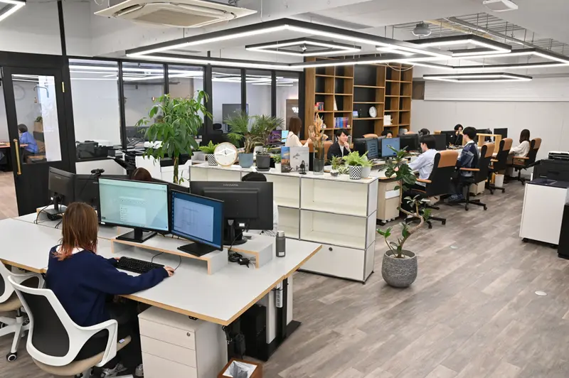アステッキホールディングス株式会社の求人画像2